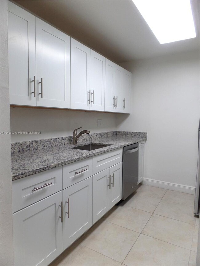 Building Photo - 7225 Miami Lakes Dr