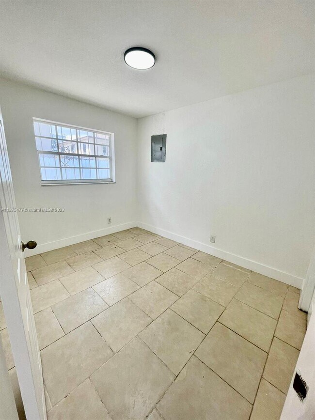 Foto del edificio - 709 13th St