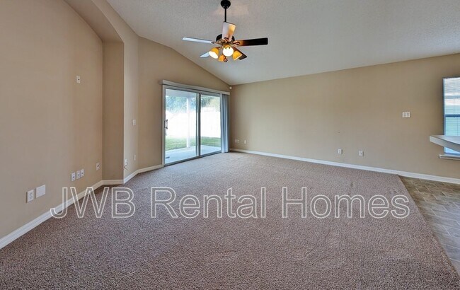 Foto del edificio - 268 Johns Glen Dr