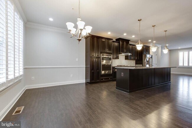 Foto del edificio - 8526 Pine Springs Dr