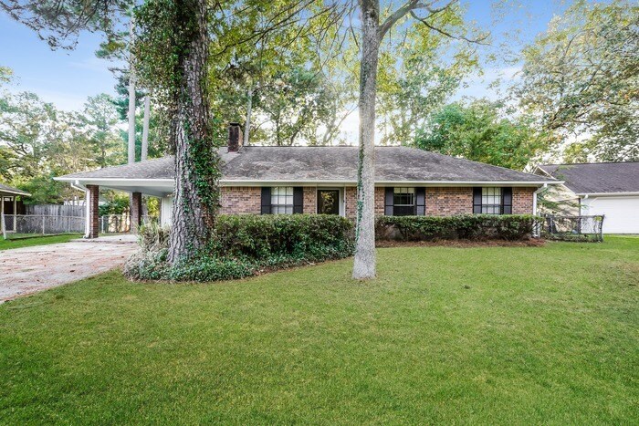Primary Photo - Lovely 3 Bedroom Brick Home