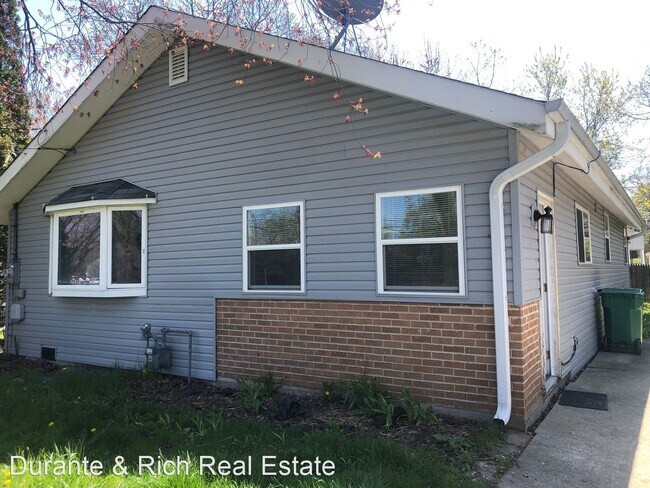 Foto del edificio - 18583 W Old Gages Lake Rd