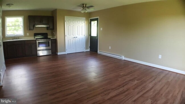 Building Photo - 200 Peach Tree Dr