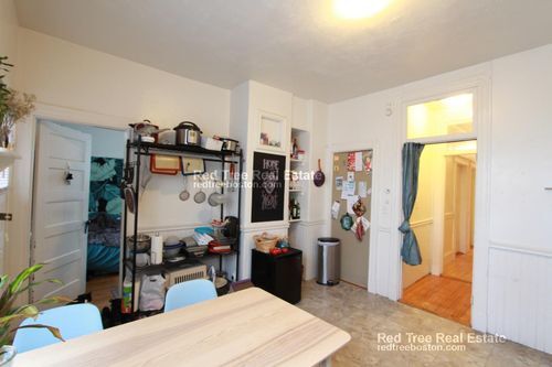 Building Photo - 32 Chatham St