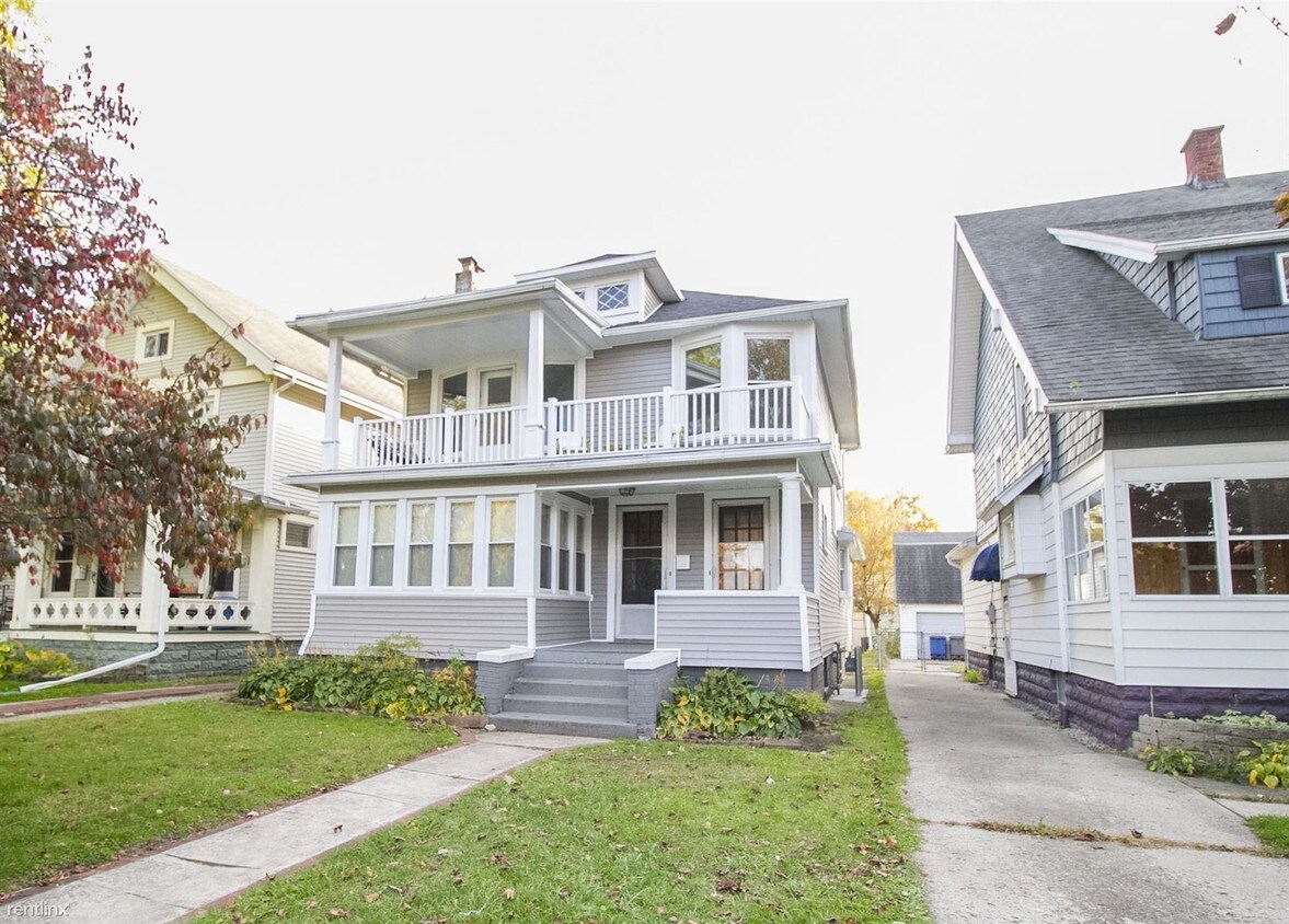 Primary Photo - 2 br, 1 bath Duplex - 149 University Blvd ...