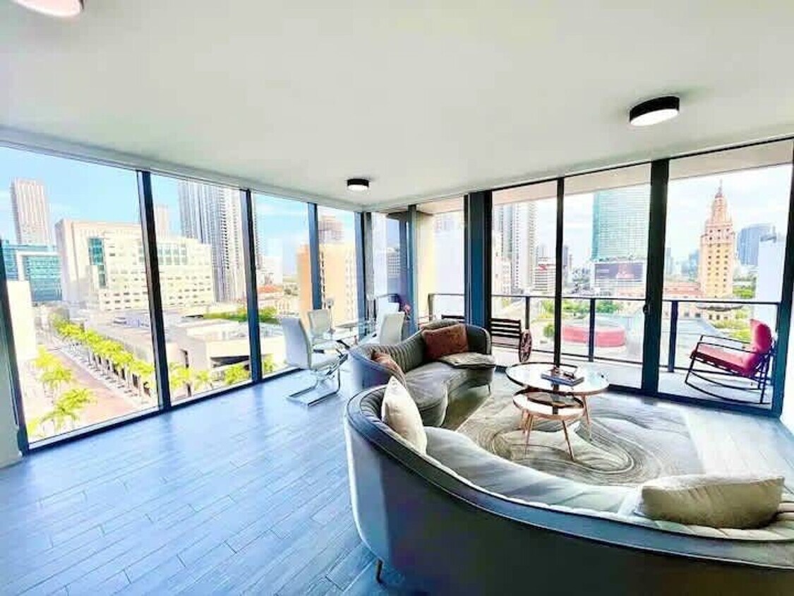 Foto principal - 505 W 7th St