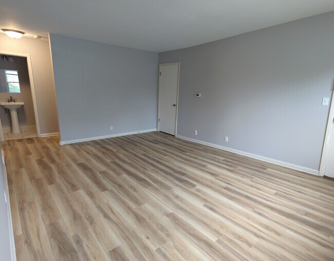 Foto del edificio - 11827 W North Ave