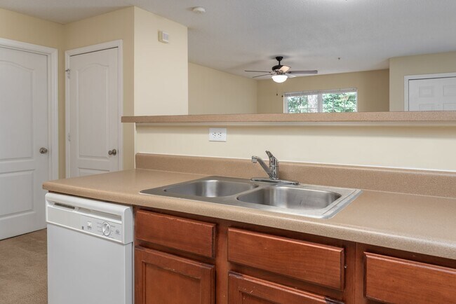 Foto del edificio - Hey Asheboro....1 Bedroom 1 Bath $1099/mo - $0-Deposit $0-Application