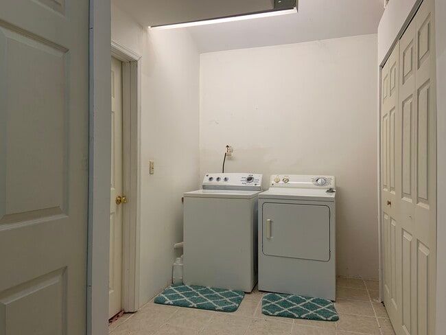 Landry Room - 102 Smith Hl