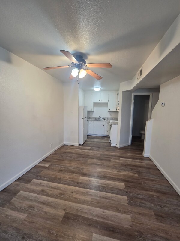 Building Photo - 6627 Blue Heron Dr