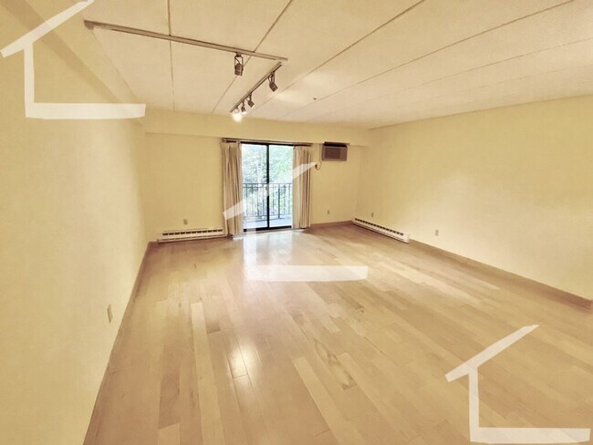 Building Photo - Unique Coolidge Corner Condo