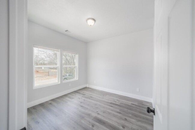 Building Photo - 6918 Tommye St