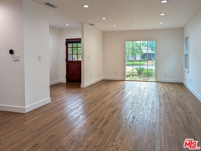 Foto del edificio - 450 N Sunnyslope Ave