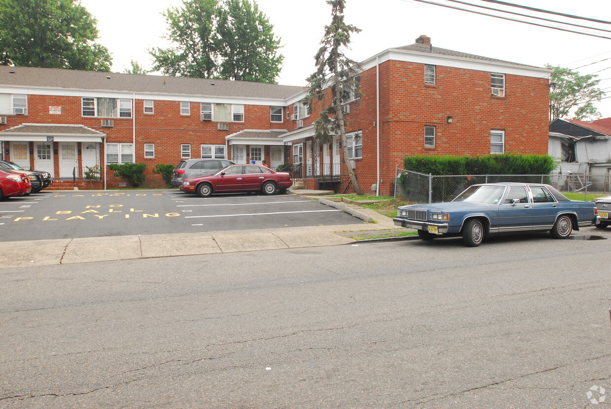 Building Photo - 122-132 N 7th St