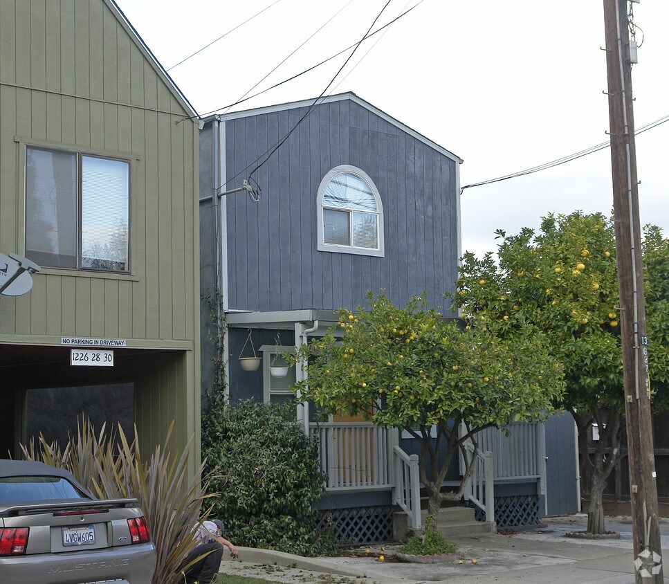 Building Photo - 1224 53rd St