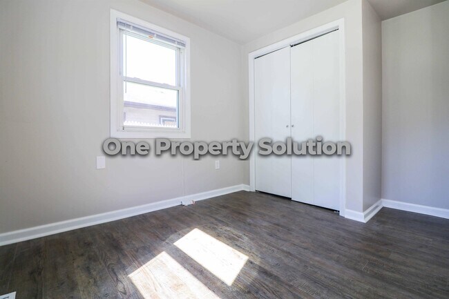Foto del edificio - 5548 Mulberry Ave