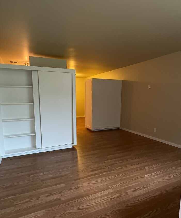 Foto principal - 413 NE 73rd St