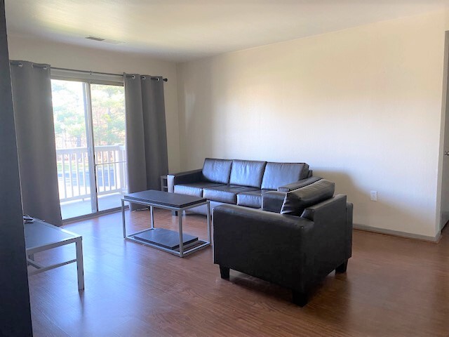 Living room- furnished - 1252 Progress St NW