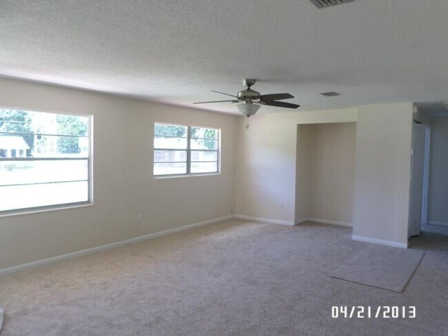 Foto del edificio - Charming Home Coming Soon in North Jax