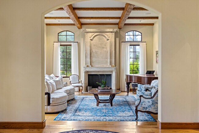 Foto del edificio - 3317 Taylor Rd