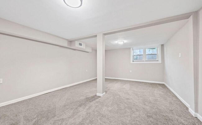 Foto del edificio - 560 S Indian Creek Dr
