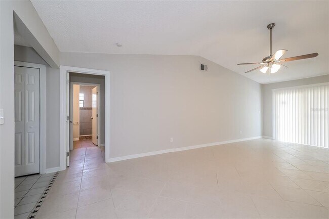 Foto del edificio - 403 Allspice Ct