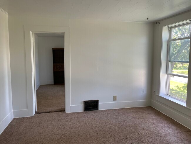 View to the second bedroom/office - N5385 Co Rd V