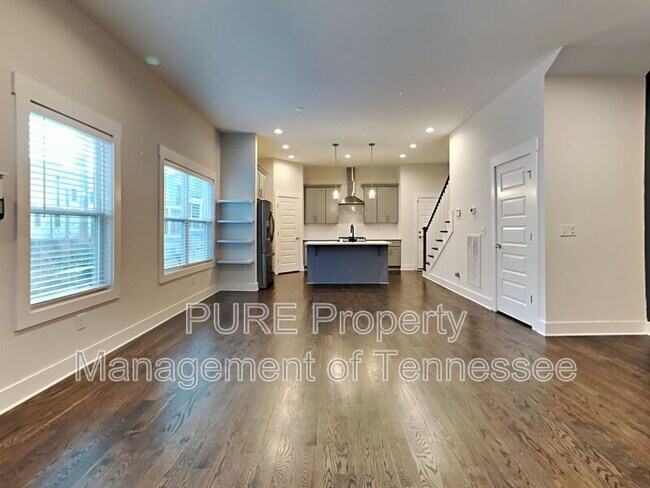 Building Photo - 413 35th Ave N