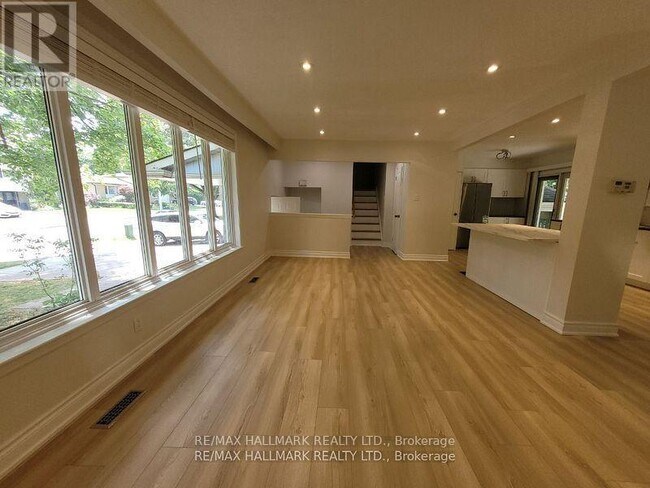 Building Photo - 32 Hill Dr