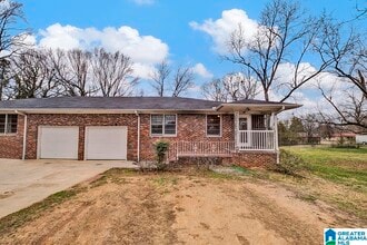 Building Photo - 126 E Jones Ct