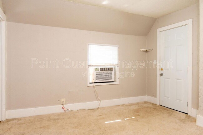 Foto del edificio - 1453 N Topeka Ave