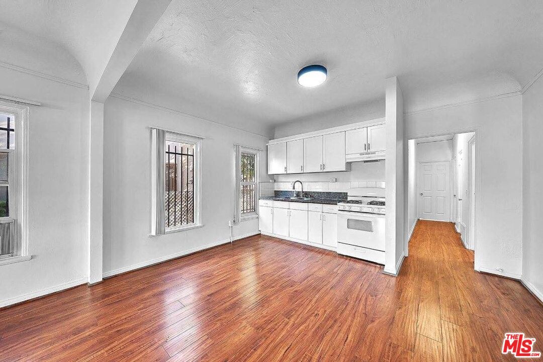 Foto del edificio - 1414 S Bronson Ave