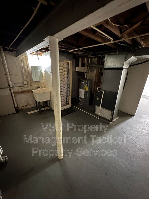Foto del edificio - 12413 Garland Ave