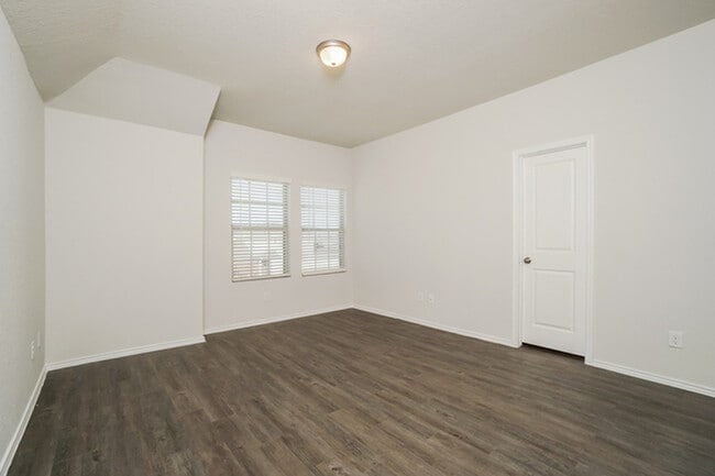 Building Photo - 9322 Somers Bend