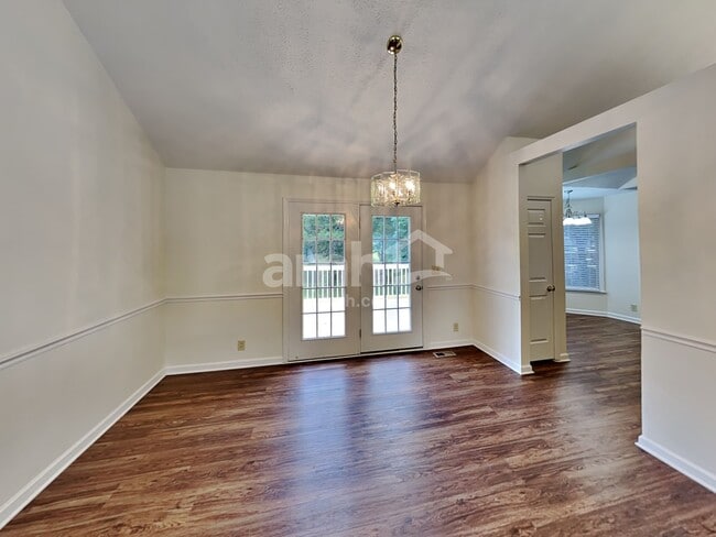 Building Photo - 307 Briarwood Ln