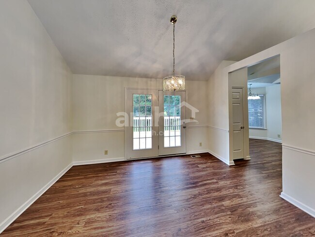 Foto del edificio - 307 Briarwood Ln