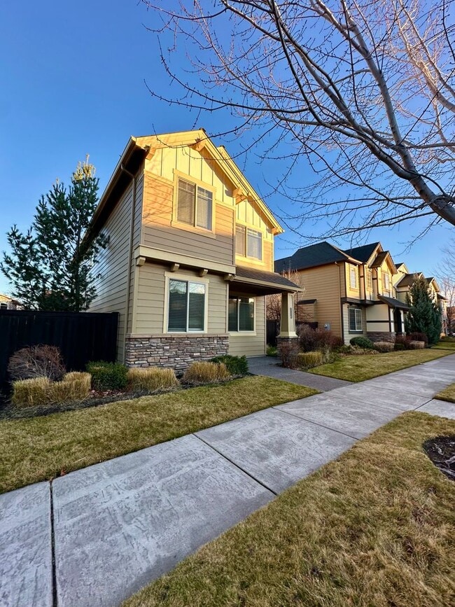 Building Photo - 63114 Dakota Dr