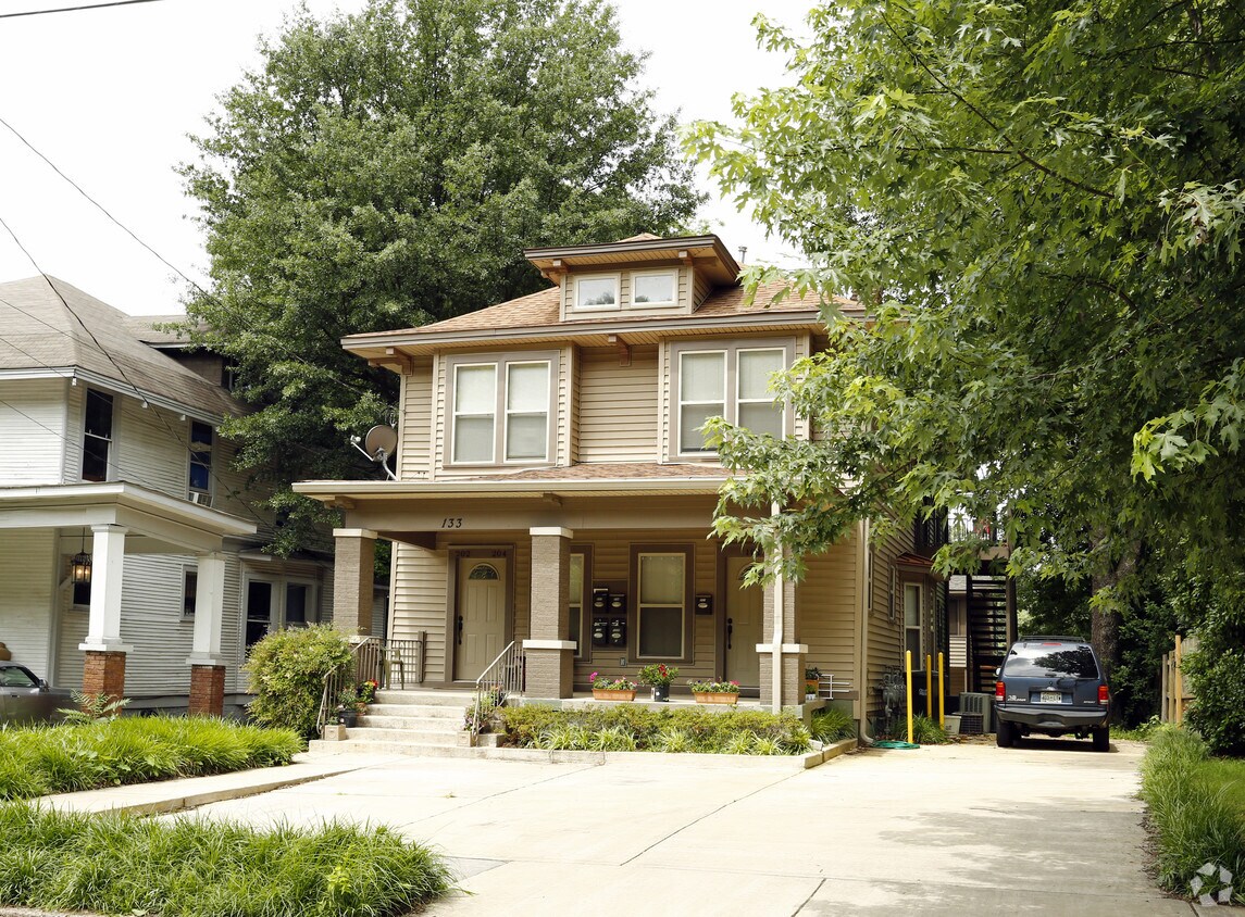 Foto principal - 133 Evergreen St