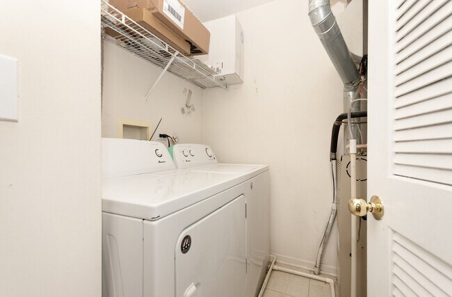 Foto del edificio - 3160 Bromley Ln