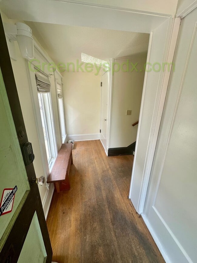 Building Photo - Gorgeous Top Level of Huge Craftsman House!