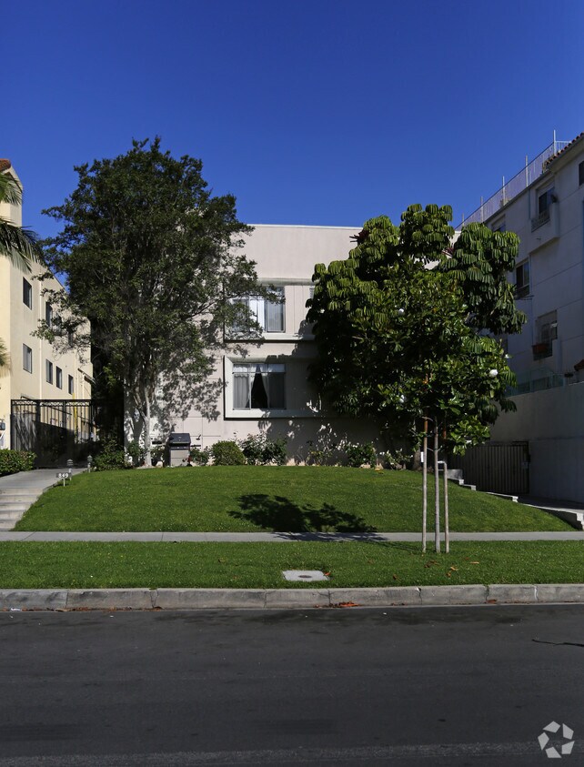 Primary Photo - 849 S Plymouth Blvd