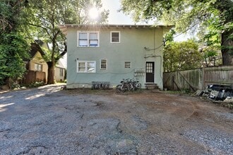 Building Photo - 408 Chautauqua Ave