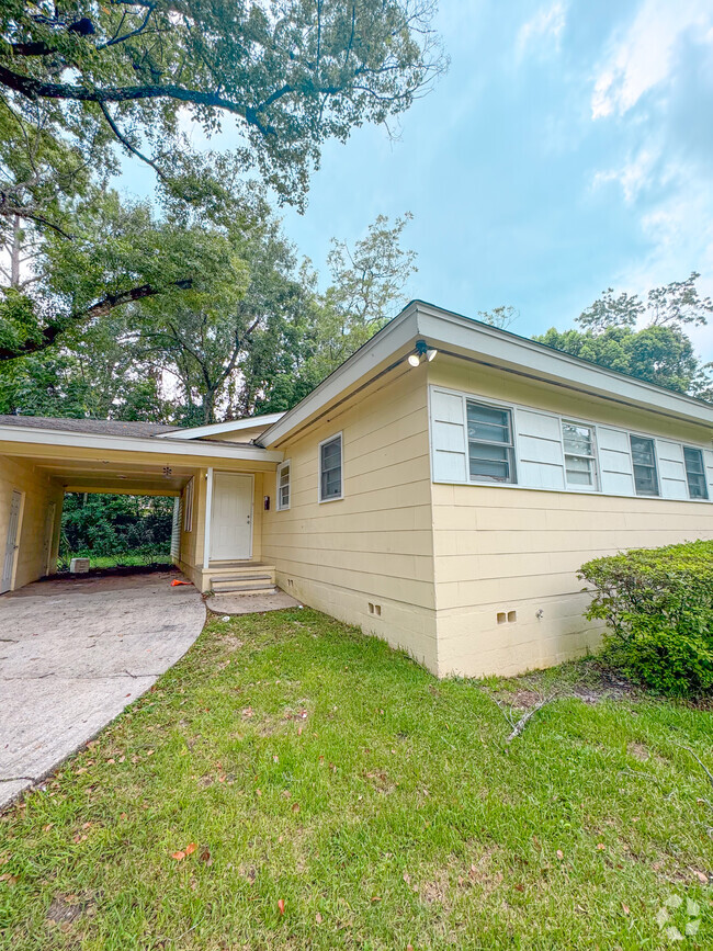 Building Photo - 1502 Atkamire Dr