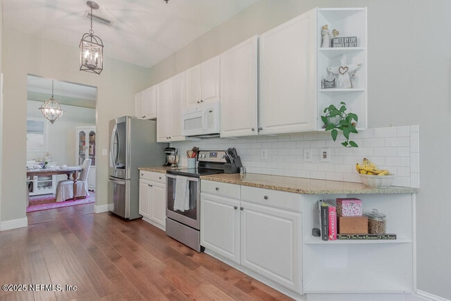 Building Photo - 4051 Richmond Park Dr E