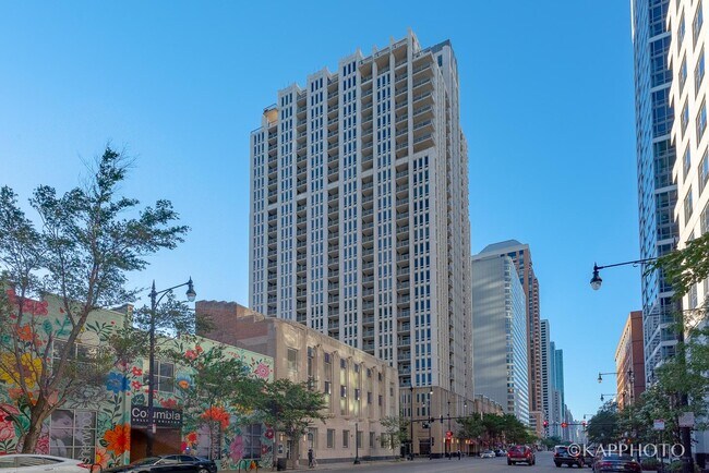 Building Photo - 1250 S Michigan Ave