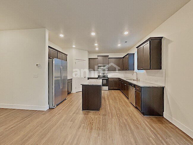 Foto del edificio - 6917 35th Pl NE