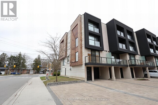 Building Photo - 3062 Bayview Ave