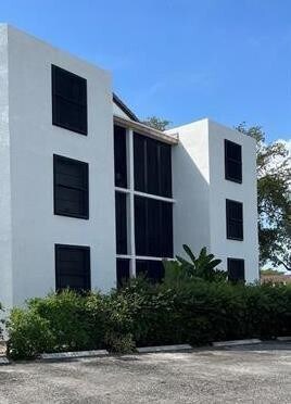 Building Photo - 211 Lake Pointe Dr