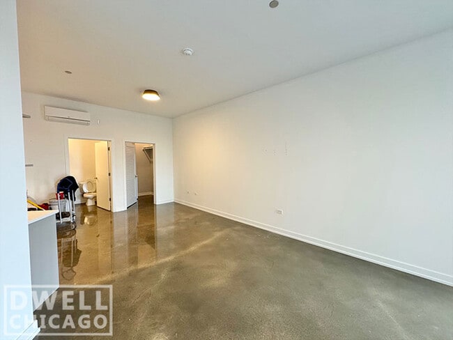 Foto del edificio - 1453 S Blue Island Ave