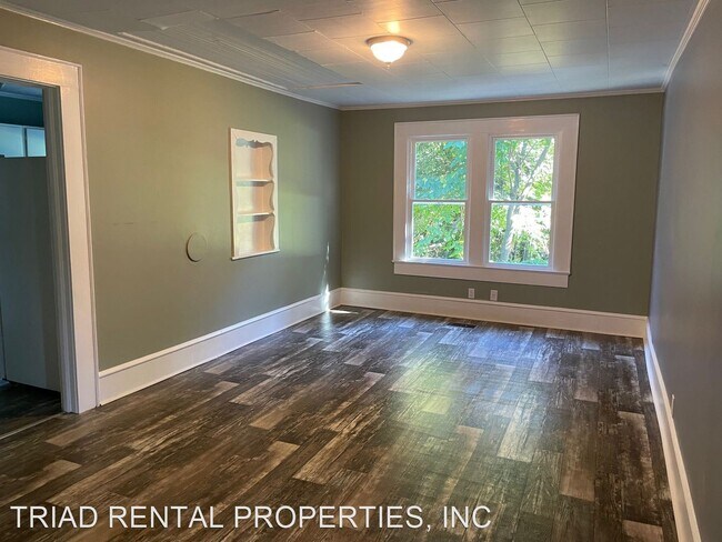 Foto del edificio - 3 br, 1 bath House - 405 S MAIN ST